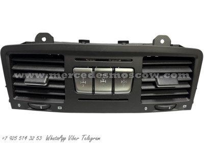 Воздуховоды Гелендваген. Центральный дефлектор воздуховодов с хромированными кнопками блокировки дифференциала Mercedes G-Class W463